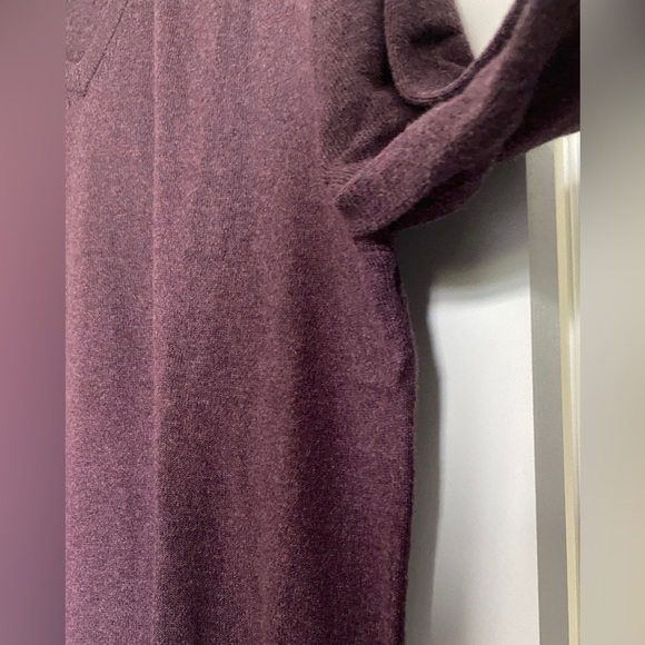 Weatherproof Vintage Cashmere V-Neck Sweater Size L
Purple - Picture 4 of 9